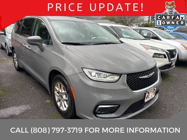 2022 Chrysler Pacifica Touring L in Ceramic Gray Clearcoat — front three-quarter view