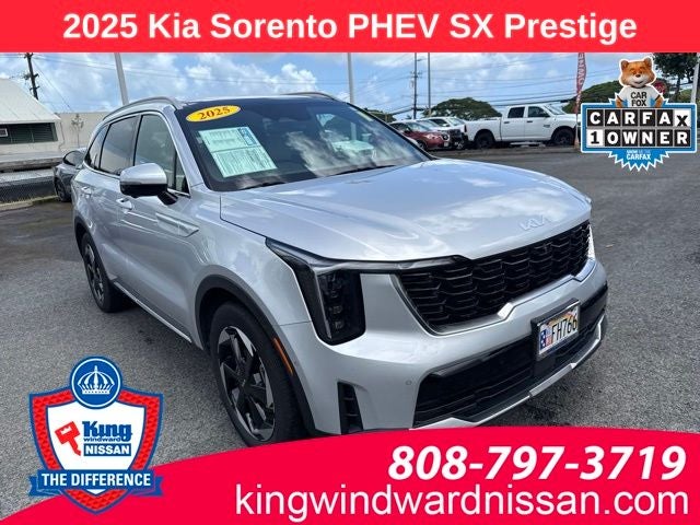2025 Kia Sorento Plug-In Hybrid SX Prestige in Silky Silver — front three-quarter view